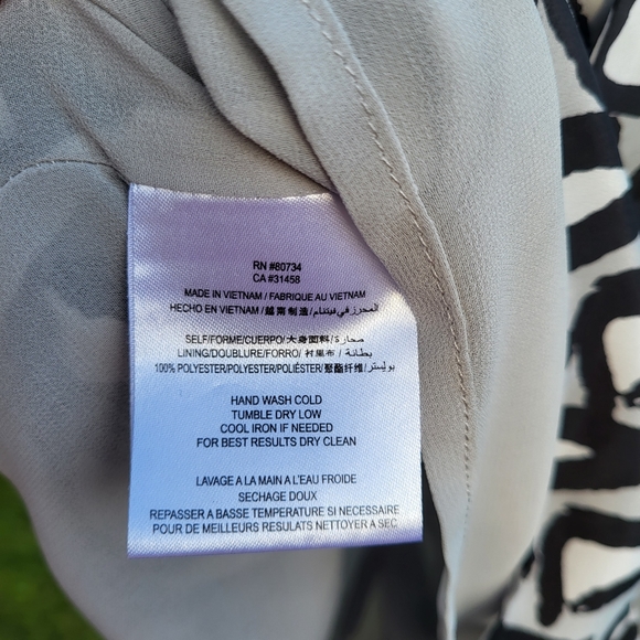 BCBGeneration belted black grey white Triangle print ruffled sleeveless romper - Picture 8 of 9